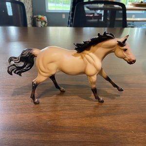 Breyer horse in very good condition